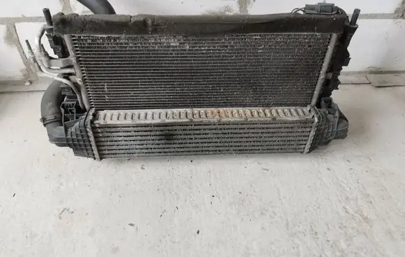 Ford Focus Coolant radiator 3m5h8005tl