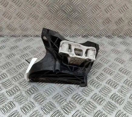 Peugeot 3008 II Engine mount bracket 9820499380