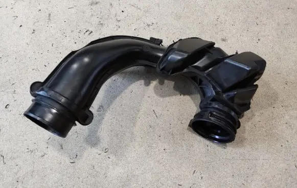 Volvo S90, V90 Air intake duct part 31370120