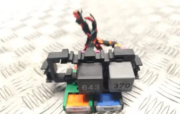Audi A4 S4 B8 8K Relay mounting block 4F1937503A 8A0937530