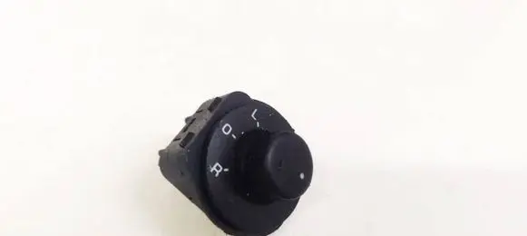 Skoda Octavia Mk2 (1Z) Wing mirror switch