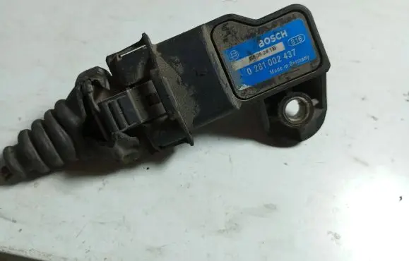 Opel Vectra C Air pressure sensor 0281002437 02405241B
