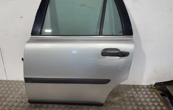 Rear door