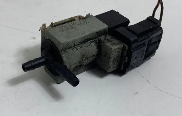 KIA Sportage Vacuum valve 351202A400