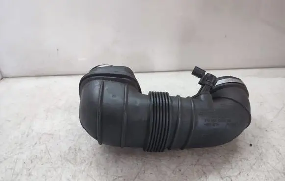 Infiniti Q50 Air intake hose/pipe A6510902042