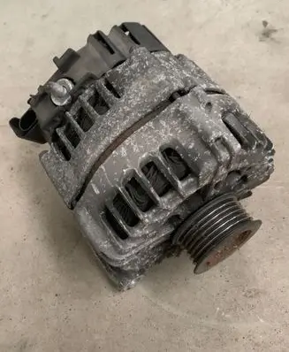 BMW 5 F10 F11 Generator/alternator 8570672 FG23S059 S27AN13
