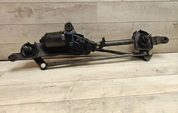 Opel Insignia A Front wiper linkage and motor 13227392
