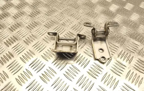 Subaru Legacy Rear door hinge set 