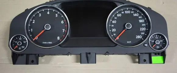 Volkswagen Touareg II Speedometer (instrument cluster) 7P6920880R