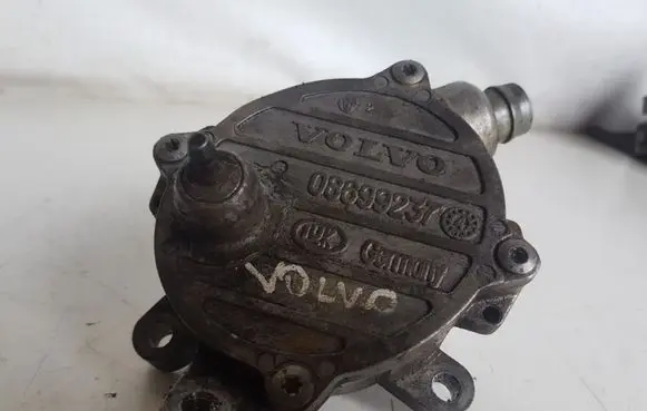 Volvo S60 Vacuum pump 08699237