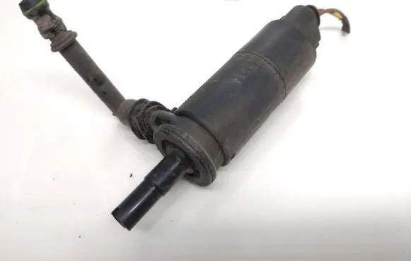 Volkswagen Touran I Headlight washer pump 3B7955681