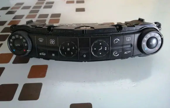 Mercedes-Benz E W211 Climate control unit 2118300085 00070503