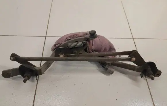 Toyota Auris 150 Front wiper linkage 177262