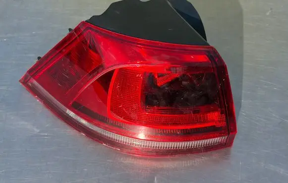 Volkswagen Golf VII Rear/tail lights 5G9945095D L90056048