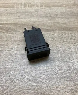Volkswagen Golf IV Windscreen/window heater switch 1J0953235A