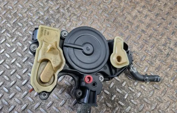 Audi Q5 SQ5 Breather valve 06K103495