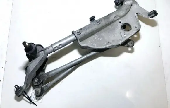 Honda CR-V Front wiper linkage and motor
