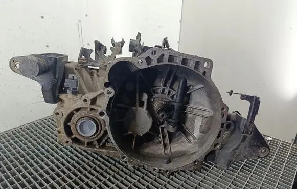 KIA Sportage Manual 5 speed gearbox C8J7