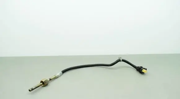 Mercedes-Benz C W205 Oil temperature sensor A0009058904