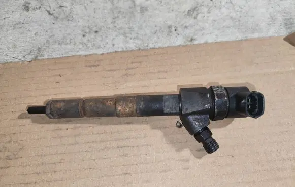 Fuel injector