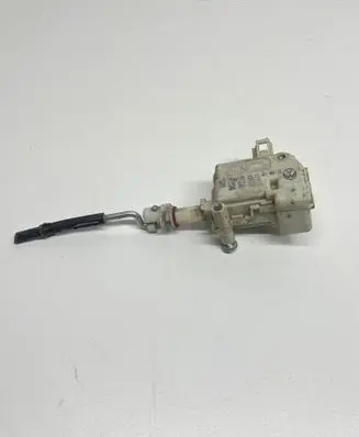 Volkswagen PASSAT B5.5 Central locking motor 3B0959782 1J0810773A