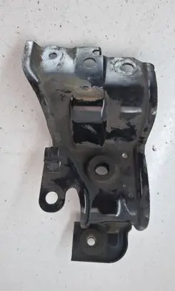 Honda CR-V Radiator mount bracket 
