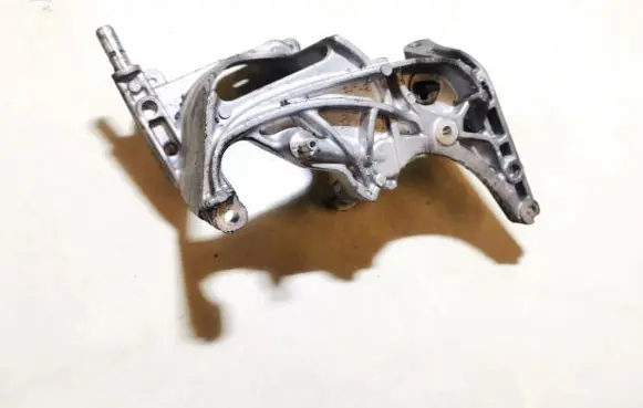 Peugeot 3008 I Engine mounting bracket 9678325480