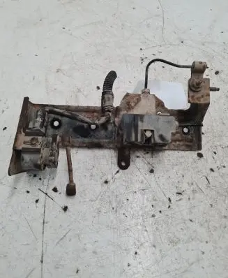 Citroen C5 Air suspension valve block 96399219E