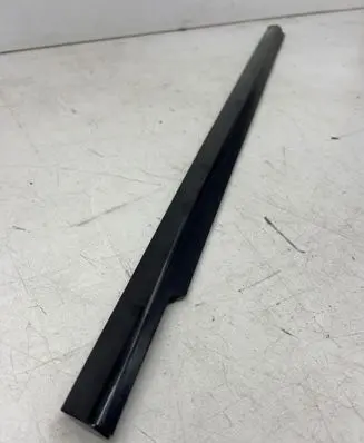 Mercedes-Benz GL X164 Door glass trim