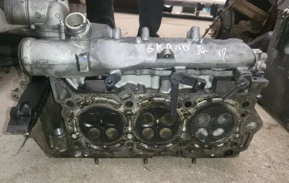Jeep Grand Cherokee (WK) Engine head 
