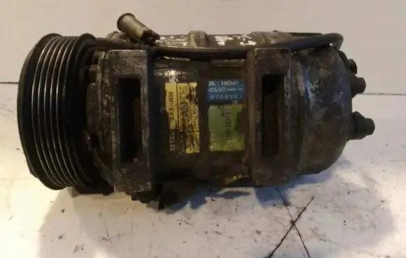 Volvo XC90 Air conditioning (A/C) compressor (pump) 8708581