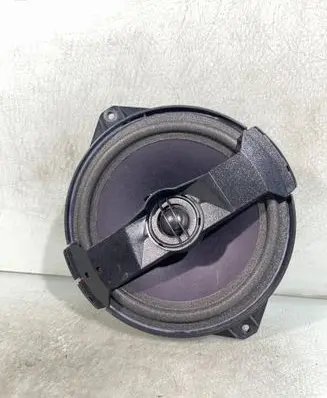 Audi TT Mk1 Front door speaker 8d5035401b