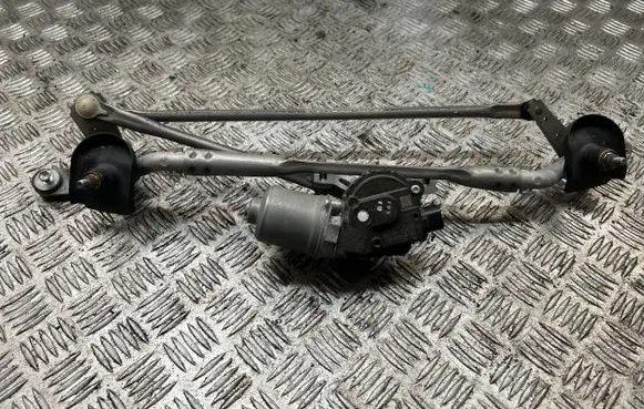 Suzuki Swift III Front wiper linkage and motor 3811052R00