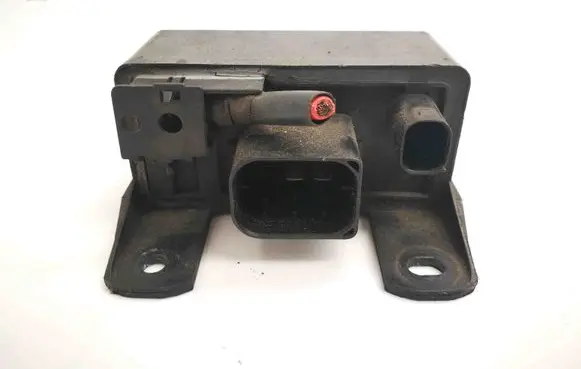 Mercedes-Benz C W203 Glow plug pre-heat relay