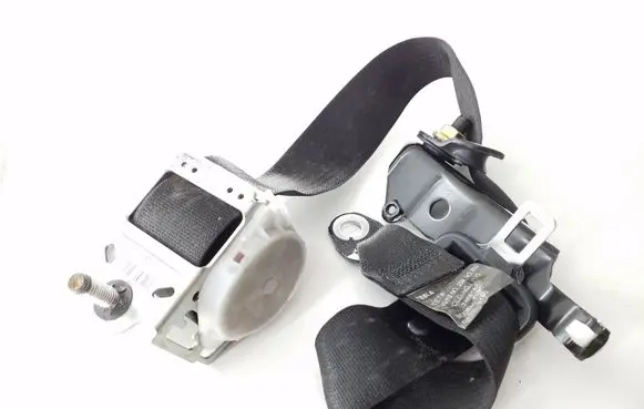 Tesla Model S Rear seatbelt 101878900A
