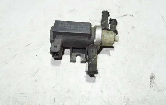 Volkswagen Golf IV Turbo solenoid valve 1H0906627A