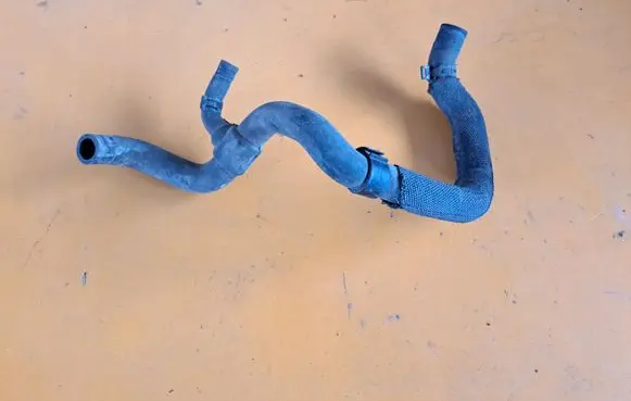 Mercedes-Benz E W212 Engine coolant pipe/hose A2125019482