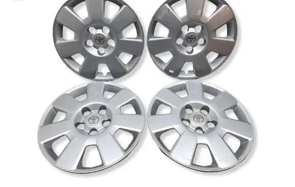 Toyota Avensis T250 R16 wheel hub/cap/trim 426020F010 53360A0