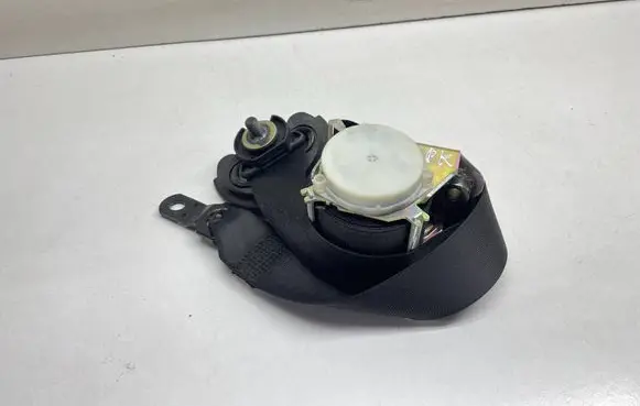 BMW X3 E83 Front seatbelt 34003071