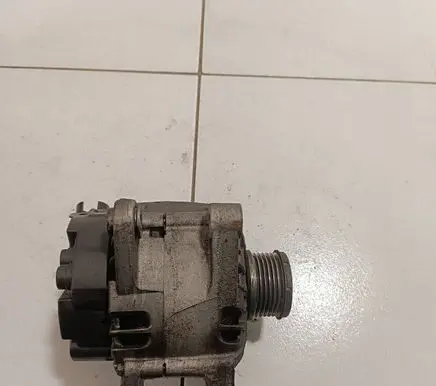Peugeot 308 Generator/alternator 9670899580 2610711B 515002591