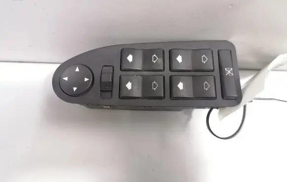 BMW 5 E39 Electric window control switch 8368986