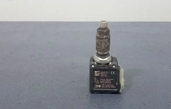 BMW 7 F01 F02 F03 F04 Tire pressure sensor 6872774
