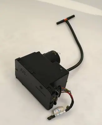 Audi 80 90 B3 Central locking vacuum pump 443862257D