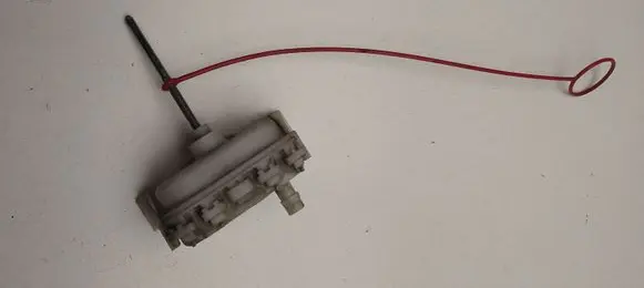 Fuel tank cap lock motor