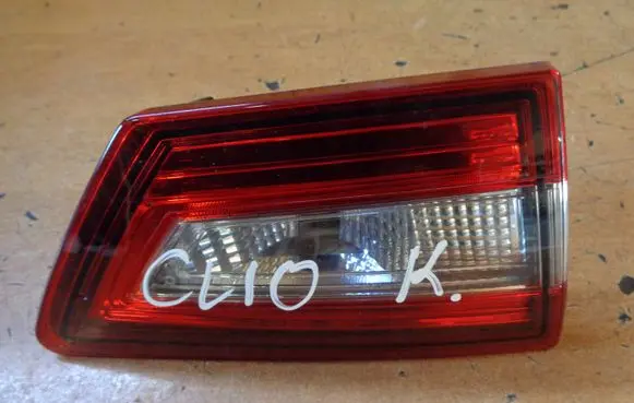 Renault Clio IV Tailgate rear/tail lights
