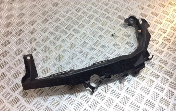BMW 3 E90 E91 Headlight/headlamp mounting bracket 7138401