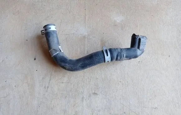 Hyundai i20 (GB IB) Engine coolant pipe/hose 25411C8200