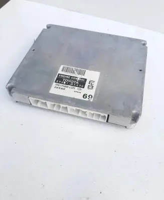 Toyota Corolla Verso AR10 Engine control unit/module 8966105690 1758006325 MB1758000325