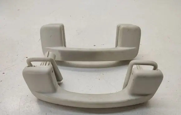 Chrysler Grand Voyager V A set of handles for the ceiling 