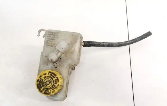 Brake fluid reservoir
